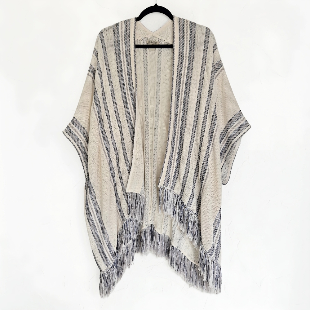 Lucky Brand Cream Blue Silver Knit Rug Boho Sweater